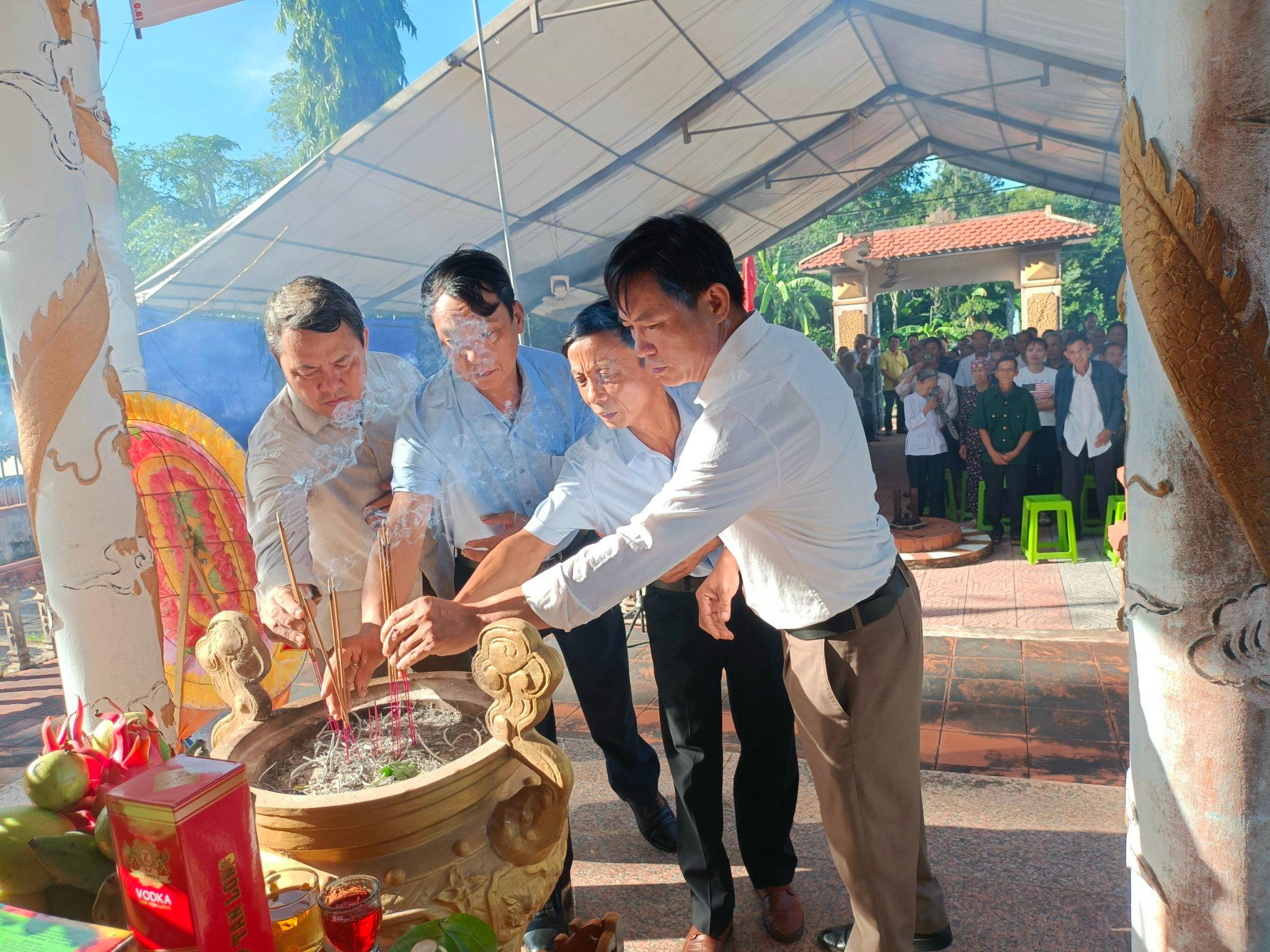 Xã Trung Nam tổ chức Lễ dâng hương tri ân nhân kỷ niệm 76 năm Ngày Thương binh Liệt sỹ